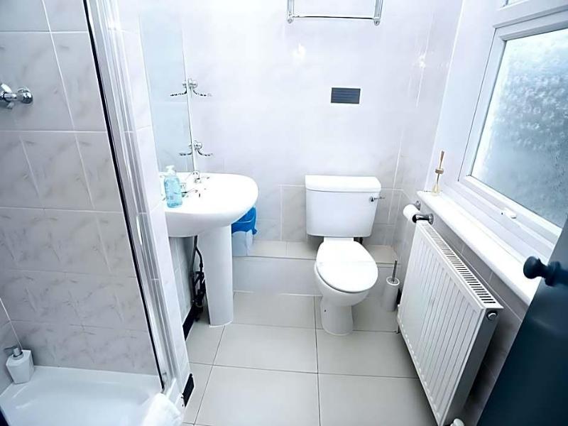 Acorn Lodge Gatwick Hotel image