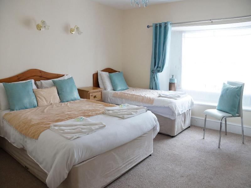 Eyre Court Hotel image