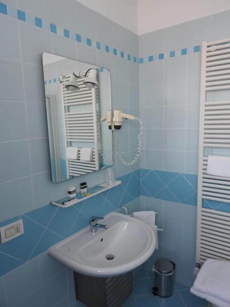 Hotel Centrale image