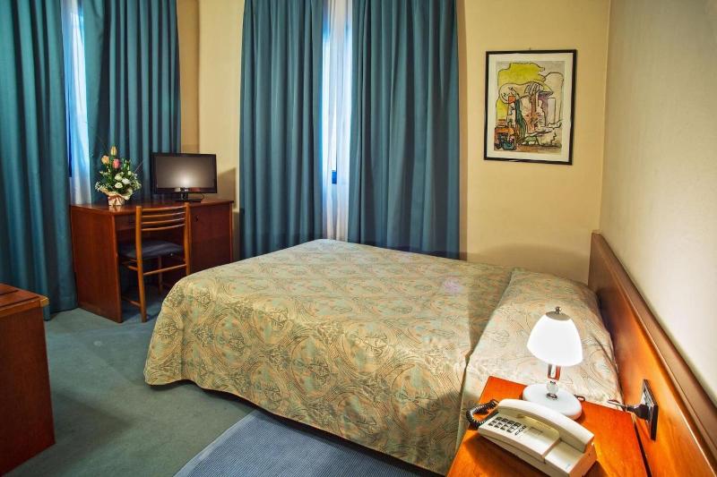 Hotel Centrale image