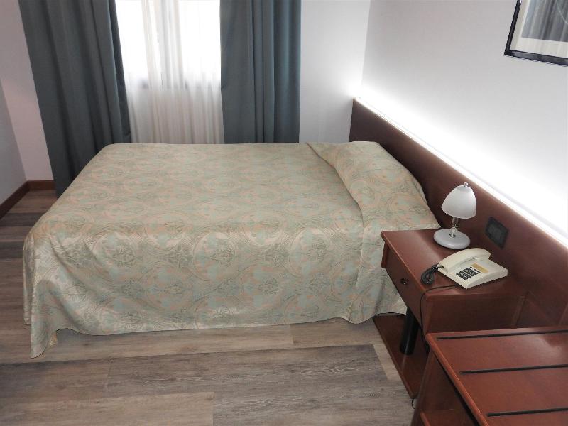 Hotel Centrale image
