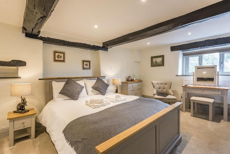 The Hopton Crown image