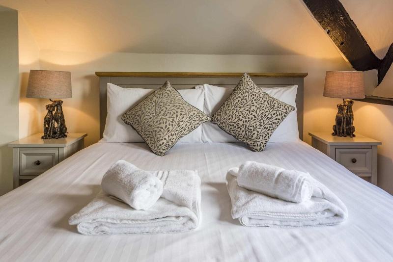 The Hopton Crown image