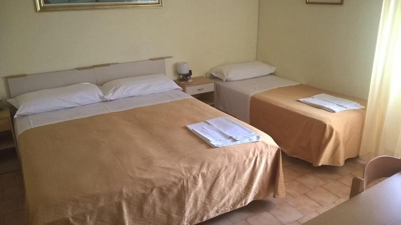 Hotel Parigi image
