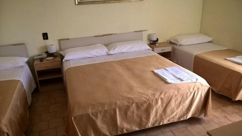 Hotel Parigi image