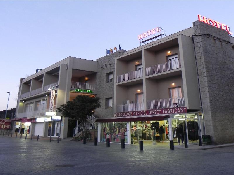 Hotel Puerta de España image