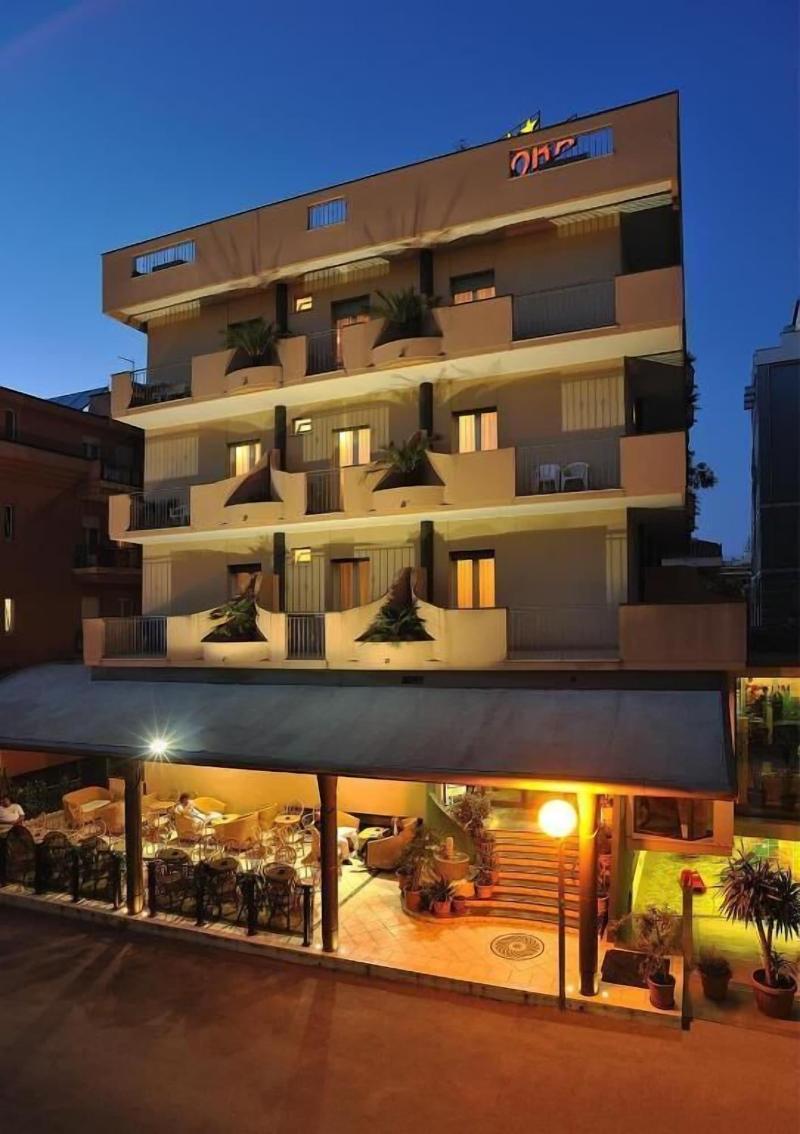 Hotel Aurora image