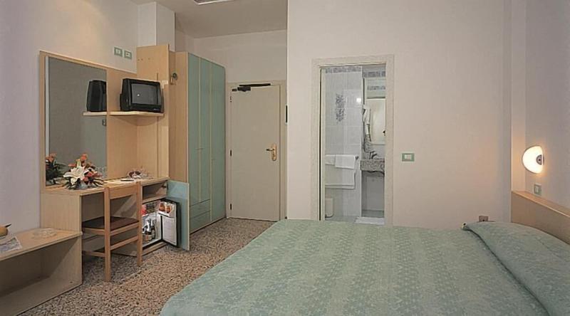 Hotel Aurora image