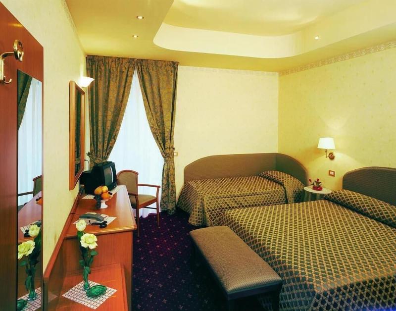Hotel Aurora image