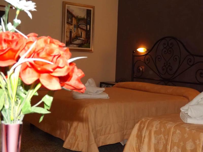 Hotel Aurora image
