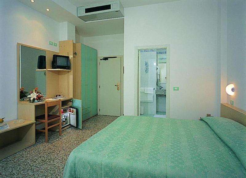 Hotel Aurora image