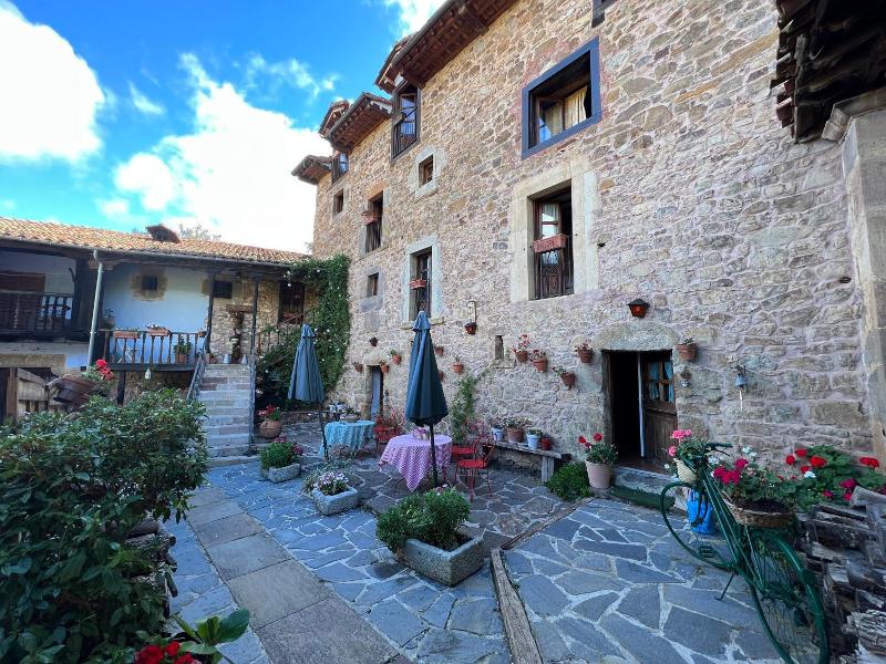 Posada La Trebede image