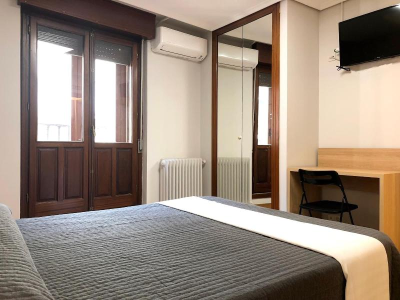 Hostal Bearan image