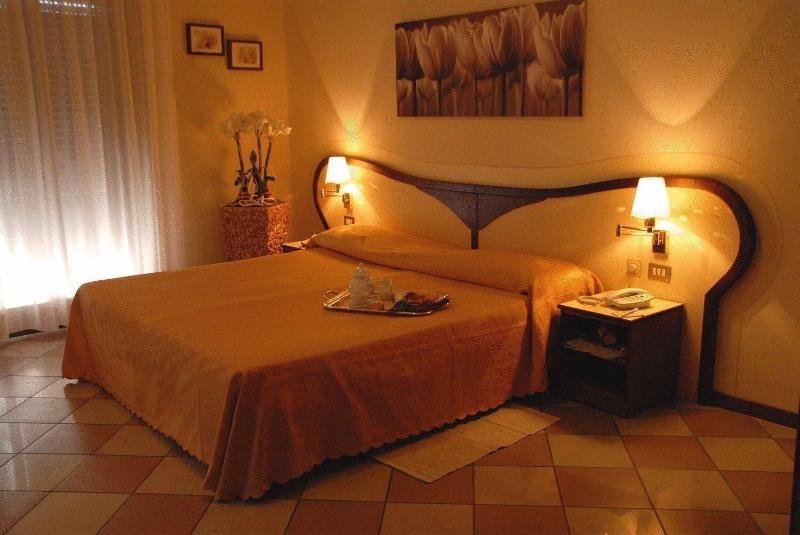 Hotel La Fenice image