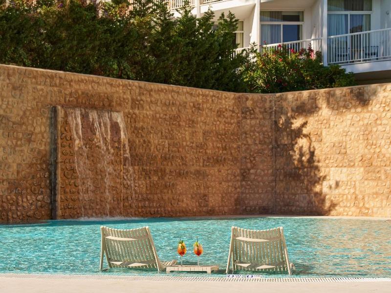 Playa Dorada At Cala Llonga Resort image