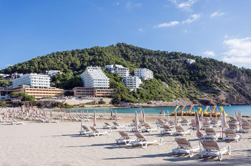 Playa Dorada At Cala Llonga Resort image