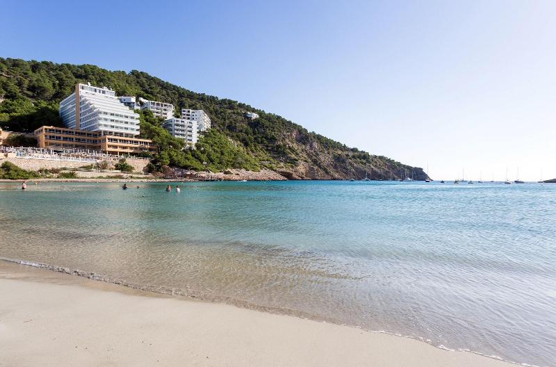 Playa Dorada At Cala Llonga Resort image
