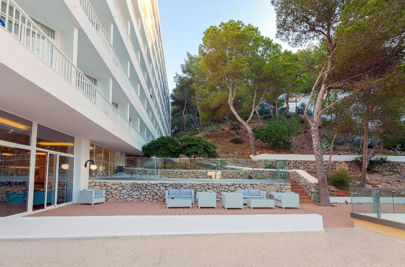 Playa Dorada At Cala Llonga Resort image