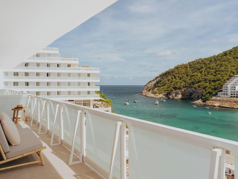 Playa Dorada At Cala Llonga Resort image