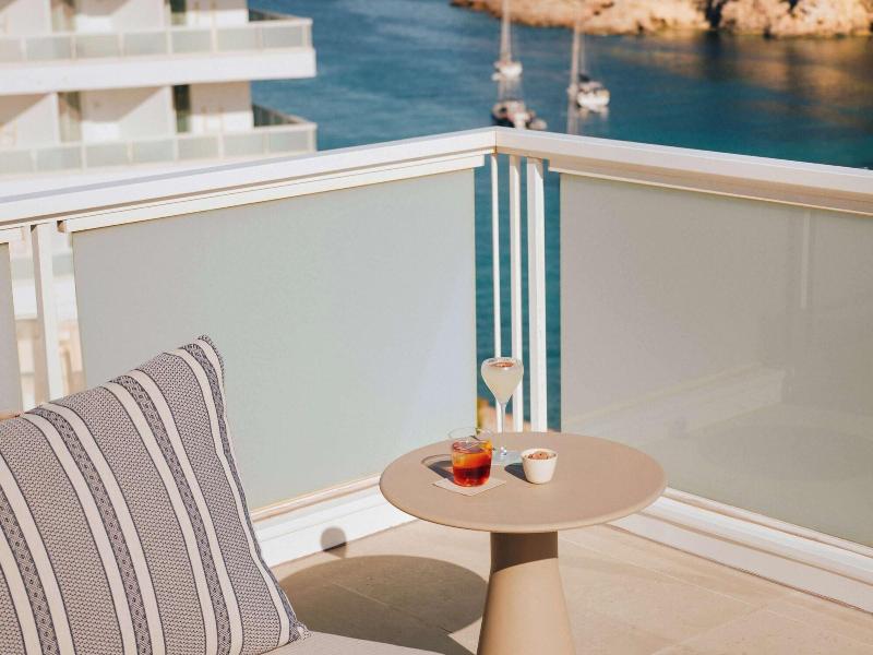 Playa Dorada At Cala Llonga Resort image