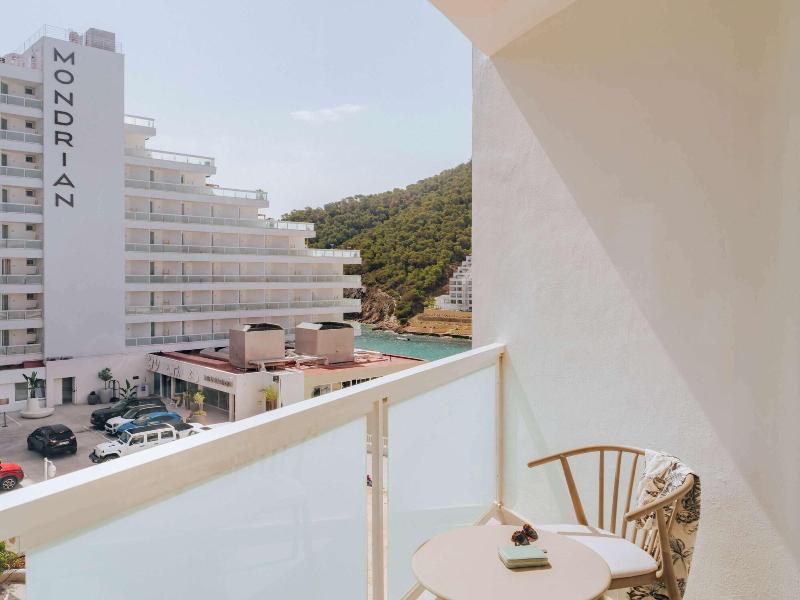 Playa Dorada At Cala Llonga Resort image