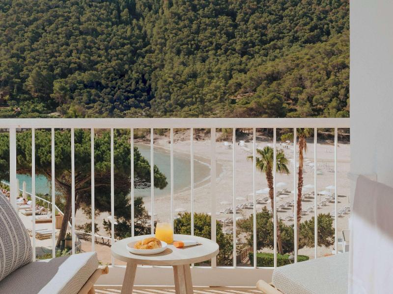 Playa Dorada At Cala Llonga Resort image