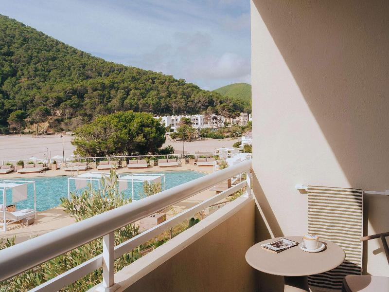 Playa Dorada At Cala Llonga Resort image