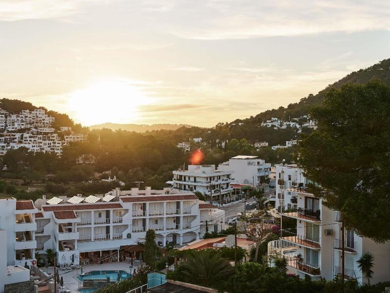 Playa Dorada At Cala Llonga Resort image