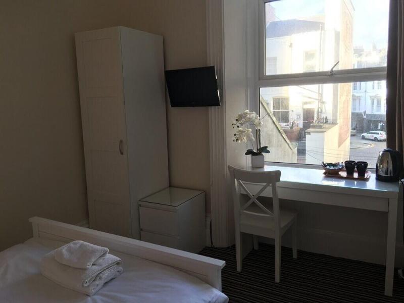 Lansdowne Hotel Ltd image