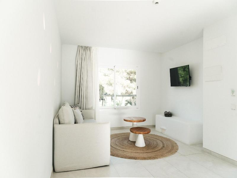 Hotel Boutique & Spa Las Mimosas Ibiza image