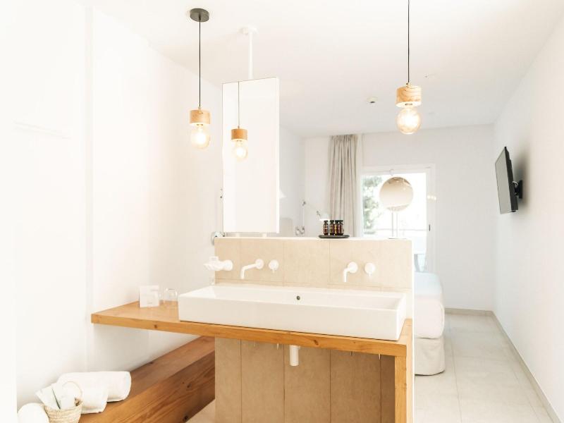 Hotel Boutique & Spa Las Mimosas Ibiza image