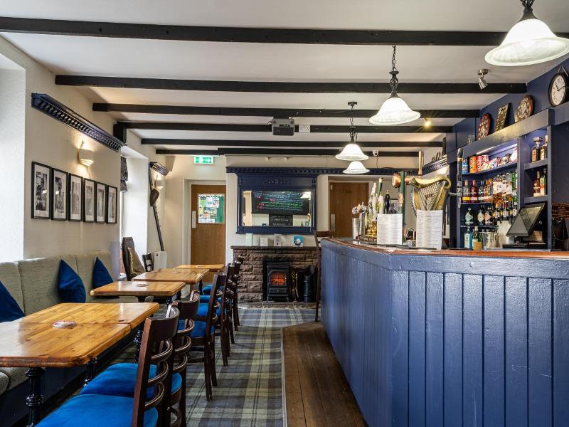 Rose And Crown image
