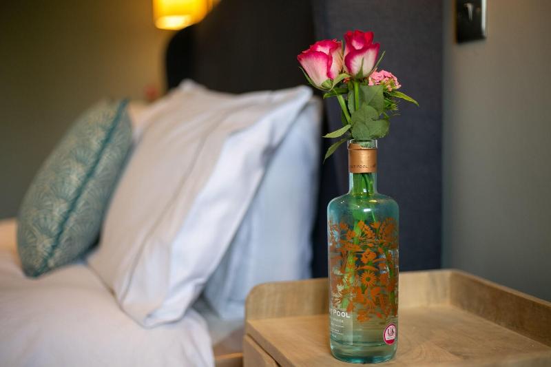 The Cowdray Arms image