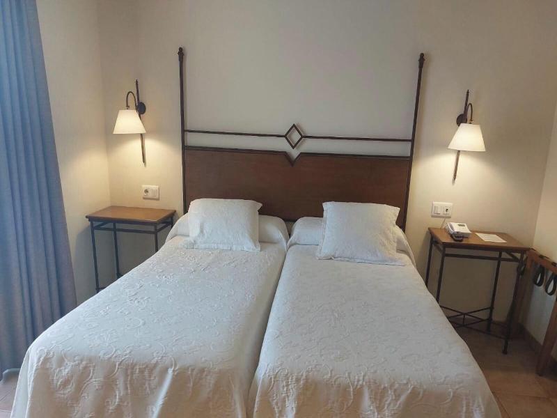 Hotel Sant Jordi image