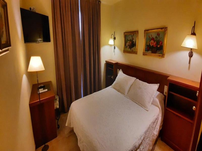 Hotel Sant Jordi image