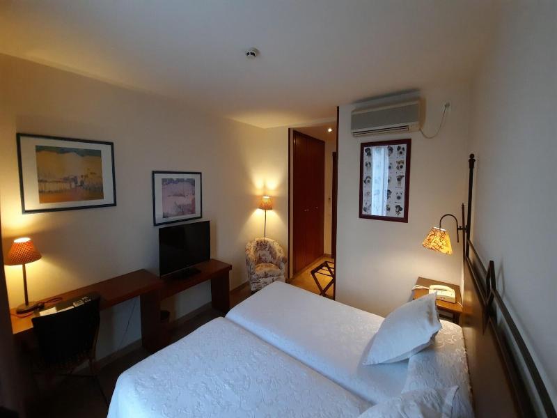 Hotel Sant Jordi image
