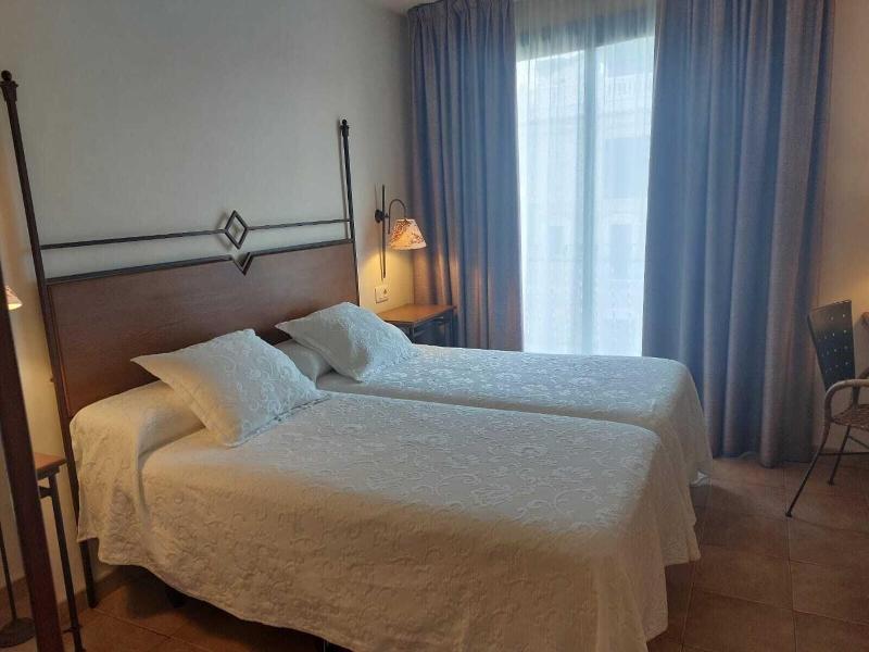 Hotel Sant Jordi image
