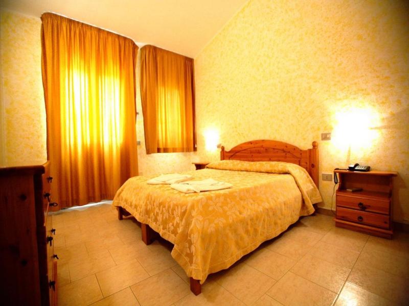 Hotel Paola image