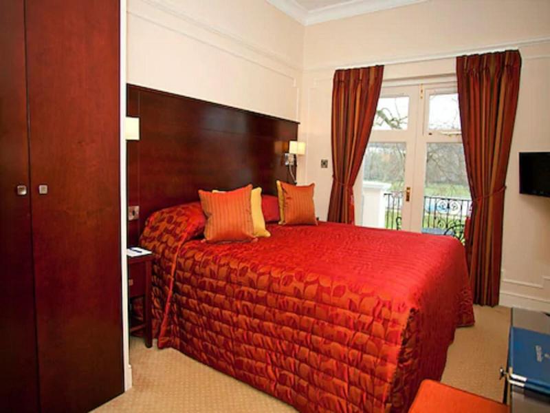 Phyllis Court Club image