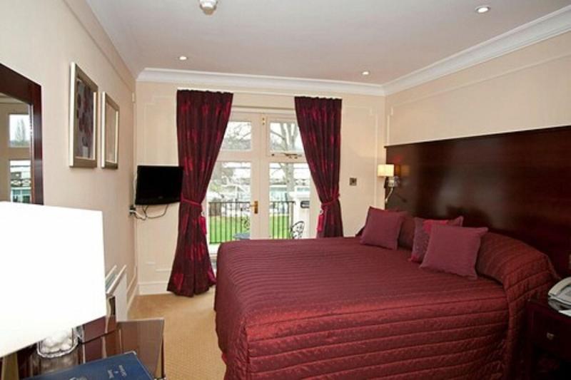 Phyllis Court Club image