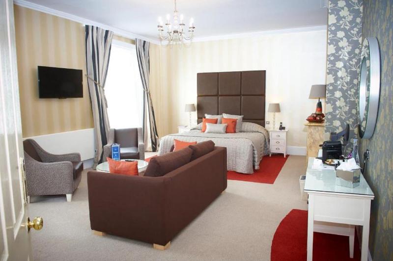 Phyllis Court Club image