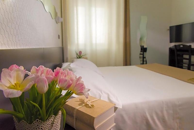Hotel Santa Chiara image