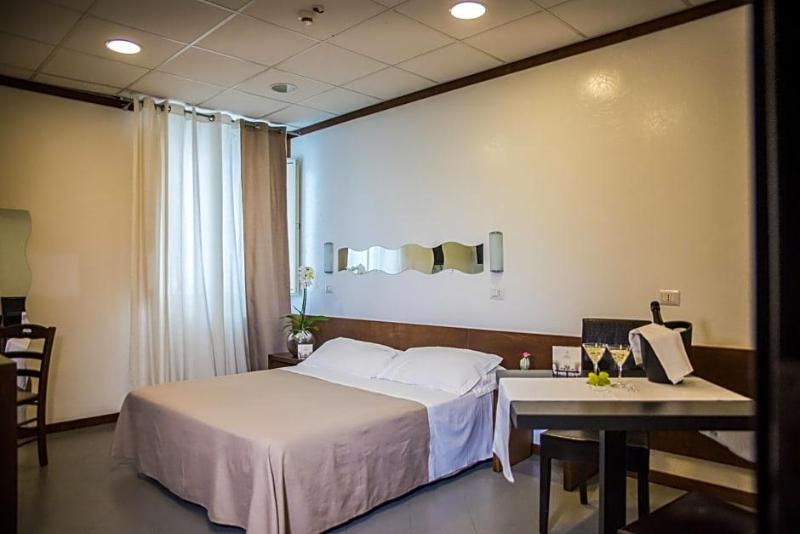 Hotel Santa Chiara image