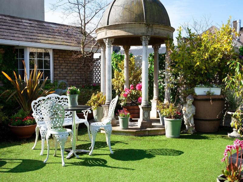 Greville Arms Hotel image