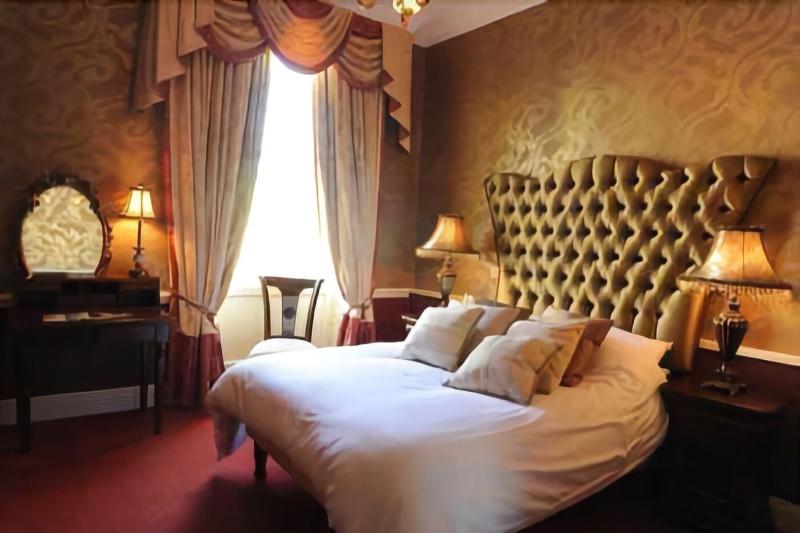 Greville Arms Hotel image