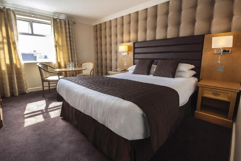 Greville Arms Hotel image