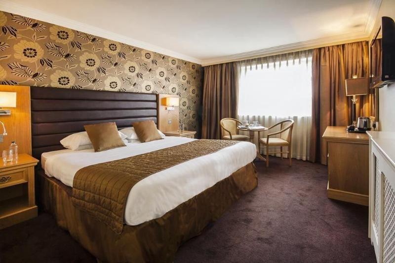 Greville Arms Hotel image