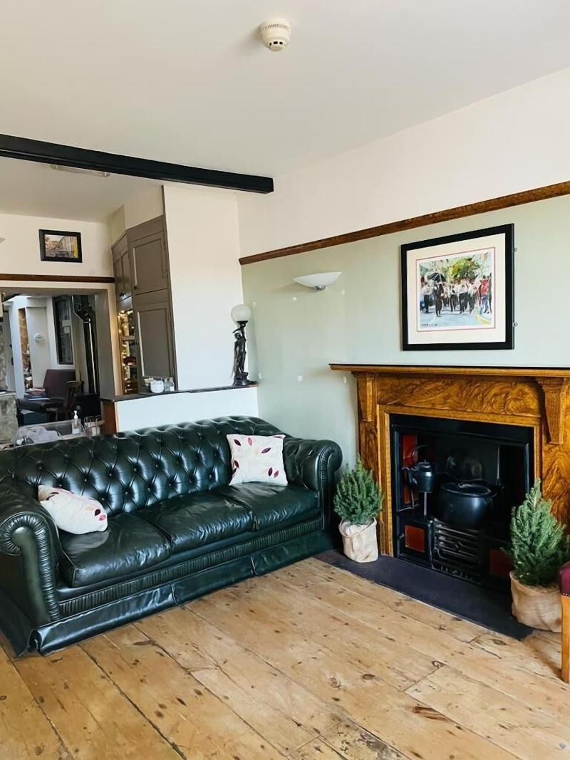Arosfa Harbourside Guest House image