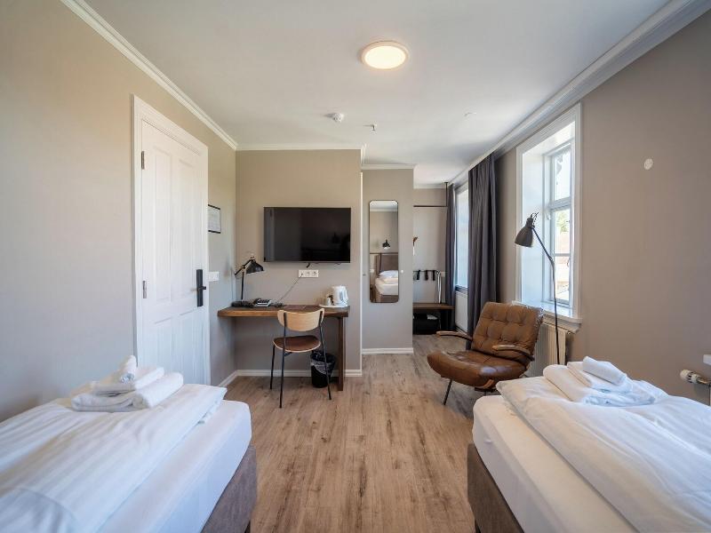Lake Hotel Gistihusid Egilsstadir image