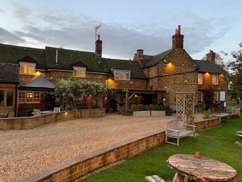 Old White Hart image
